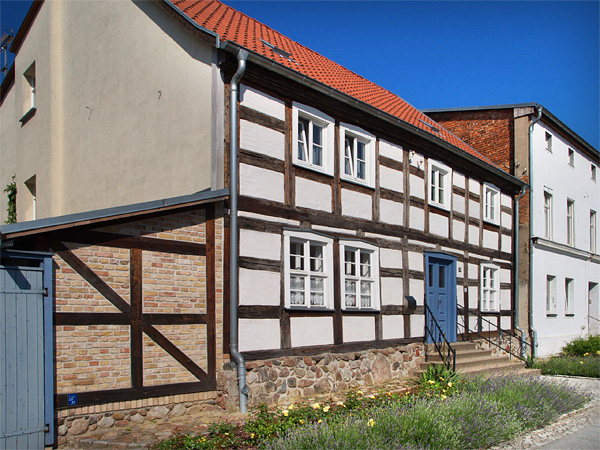 <b>Hüllensanierung Einfamilienhaus</b><br />
Georg-Kurtze-Straße 19,<br />
15344 Strausberg<br>